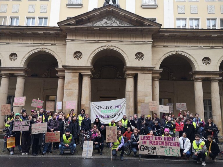 Foto Streik Ifee.jpeg